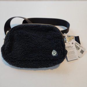 Lululemon Everywhere Crossbody Bag Black Sherpa NWT Gold Hardware